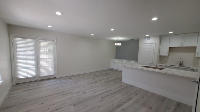 Building Photo - 1291 Elizabeth Ave