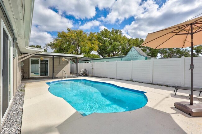 Building Photo - 3700 14th St N