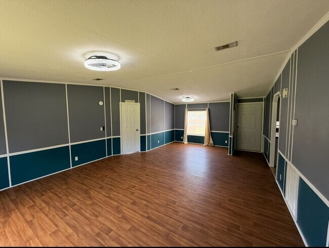 Building Photo - 3 Bedroom / 2 Bath House On An Acre