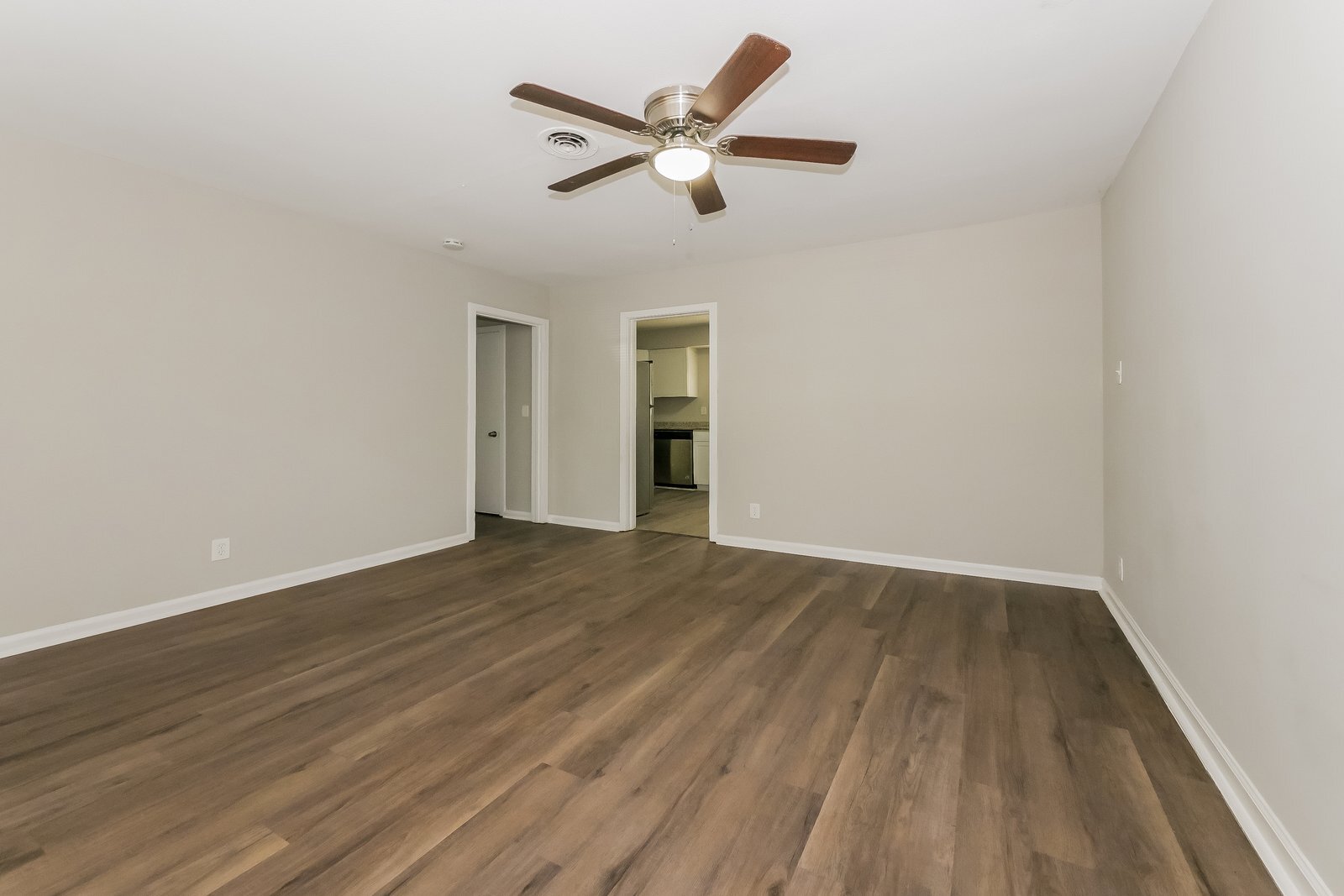 Building Photo - 4533 Sentry St