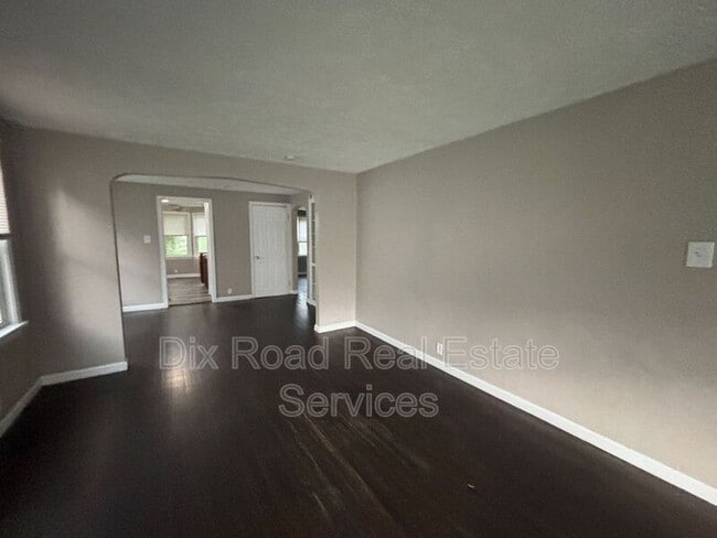 Building Photo - 144 Niagara Ave