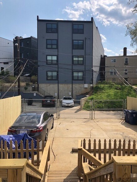 Building Photo - 1267 Meigs Place NE, Unit #3