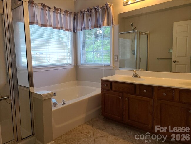 Building Photo - 9509 Mitchell Glen Dr