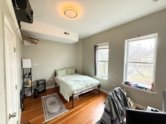 Building Photo - 301-305 Dudley St