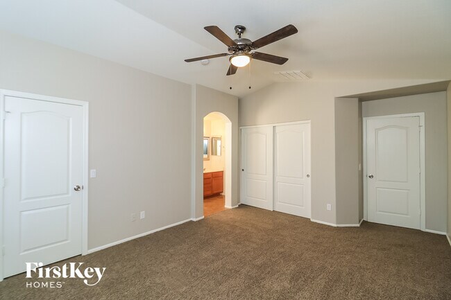 Building Photo - 8605 S 49th Dr
