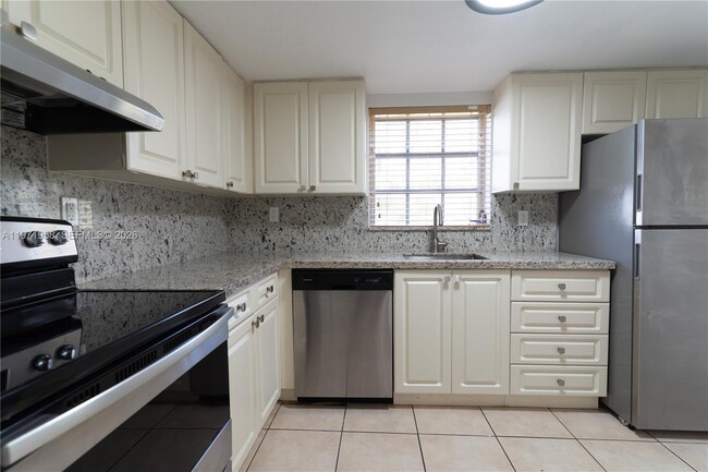 Building Photo - 8650 SW 109th Ave