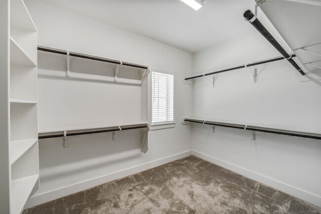 Building Photo - 10964 Swang Link Dr