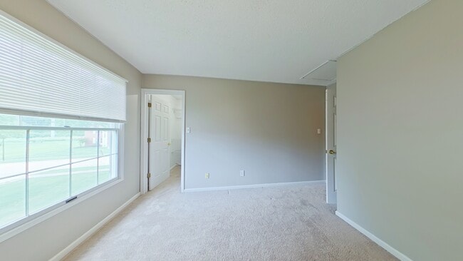 Building Photo - 14355 Rainy Lake Dr