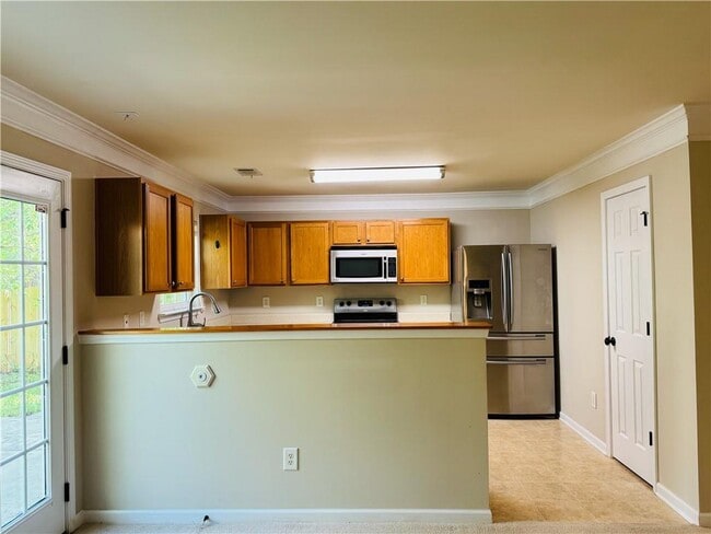 Building Photo - 2515 Sheldon Pl