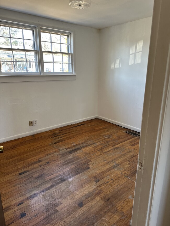 Building Photo - 3216 7th Ave N