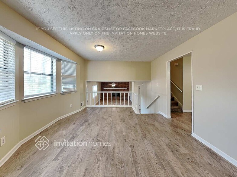 Building Photo - 125 Trace Dr