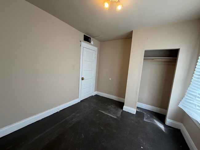 Building Photo - 107-2 Davis-