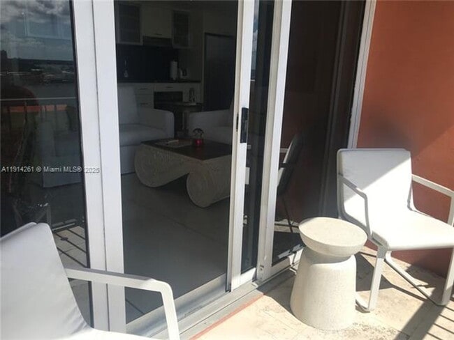 Building Photo - 2951 S Bayshore Dr