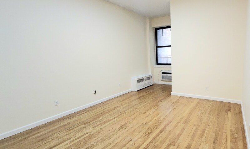 Primary Photo - 3-6 E 91st St
