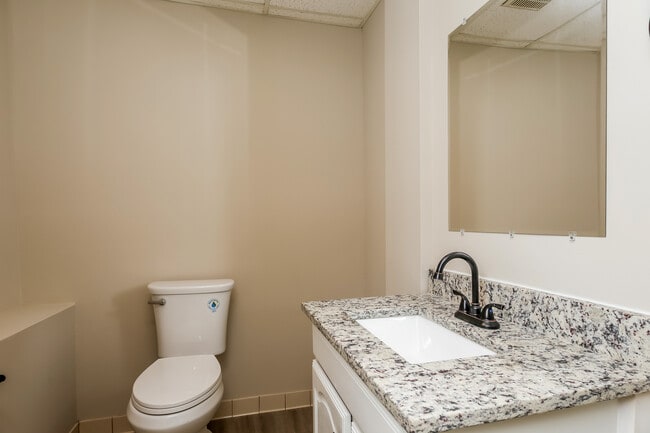 Building Photo - 37 Ridgefield Dr