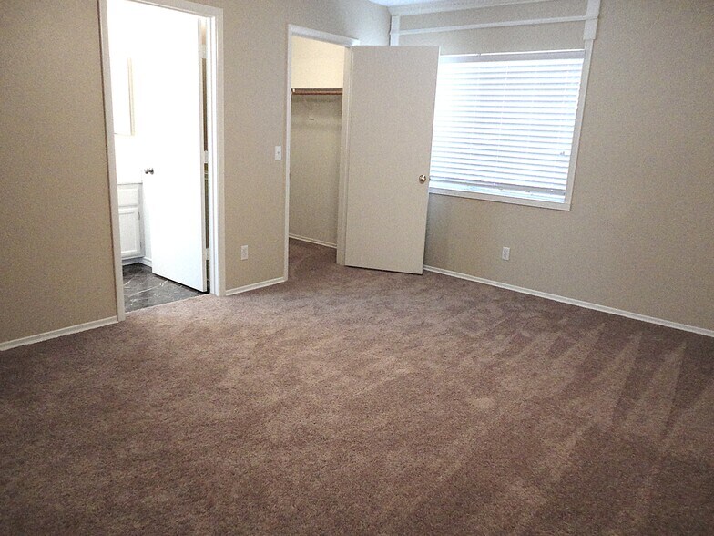 Building Photo - 1474 Lodgepole Dr