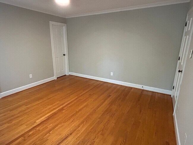 Building Photo - 5 Bed | 3.5 Bath House in Raleigh