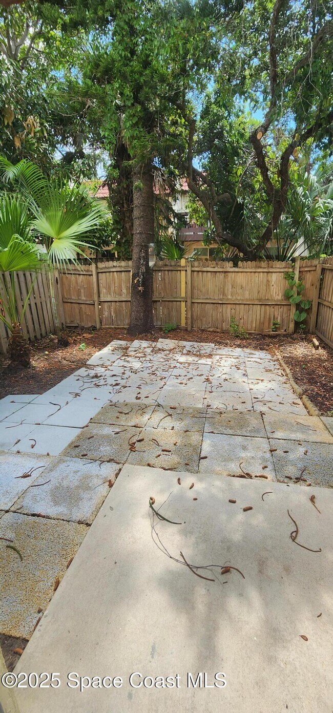 Building Photo - 8740 Lantana Ct