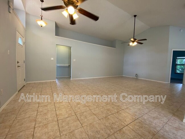 Building Photo - 277 Lakebreeze Cir