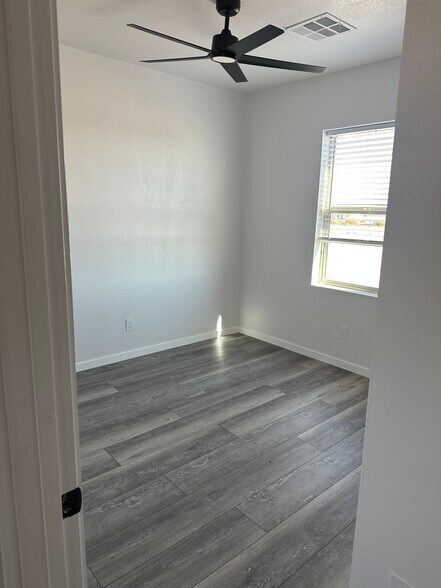 Building Photo - 16049 S Yava Rd