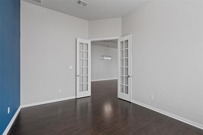 Building Photo - 404 Miracle Rose Way
