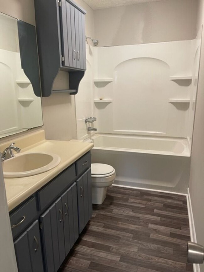 Building Photo - E Blackstock Rd -14