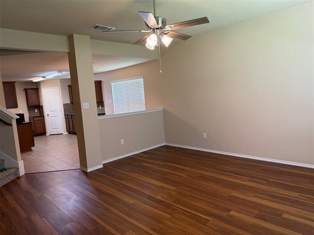 Building Photo - 1206 Rainer Dr