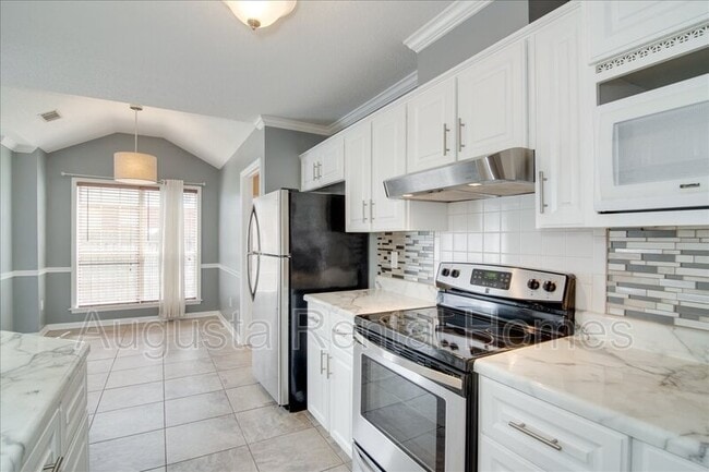 Building Photo - 141 Summerfield Cir