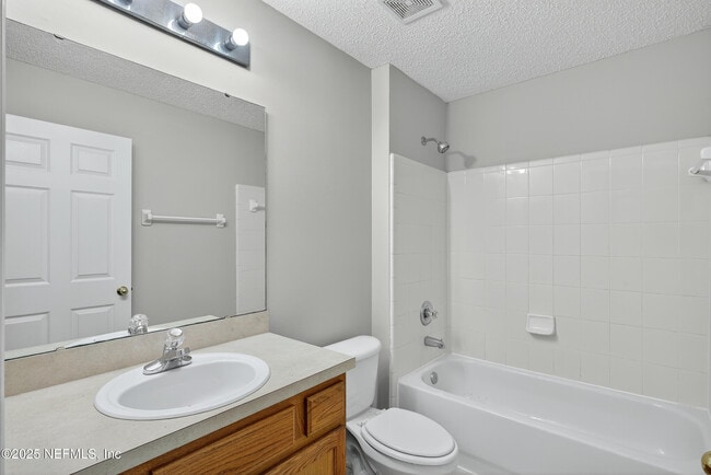 Building Photo - 2821 Cross Creek Dr