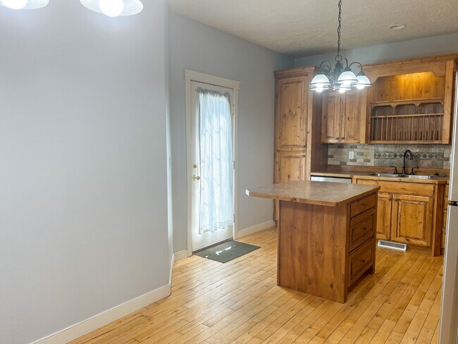 Building Photo - 1045 N 130 W