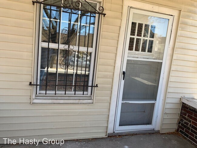 Building Photo - 2 br, 1 bath House - 3241 Gillham Rd - Unit 1