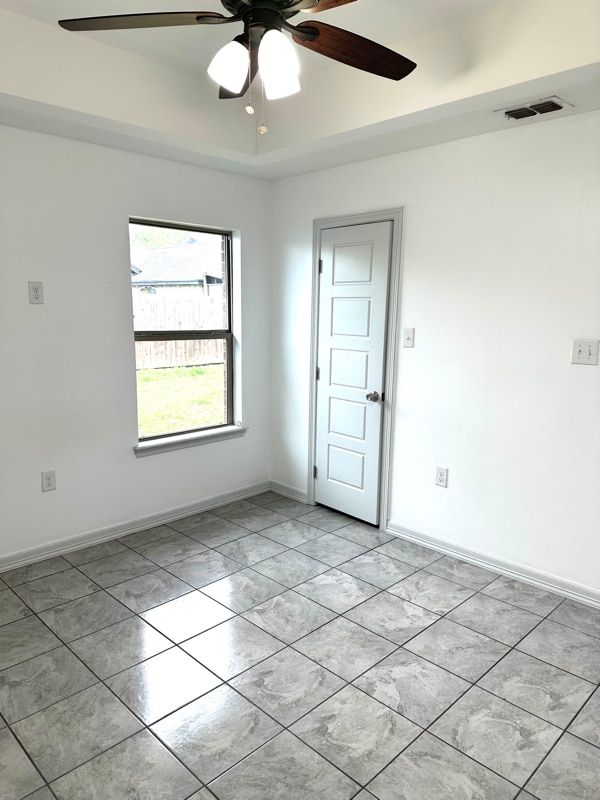 Building Photo - 325 Clemente Ave