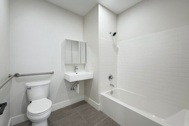 Building Photo - 103 Bostwick Ave