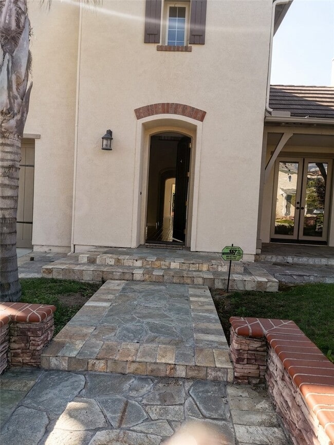 Building Photo - 1318 Swan Loop S
