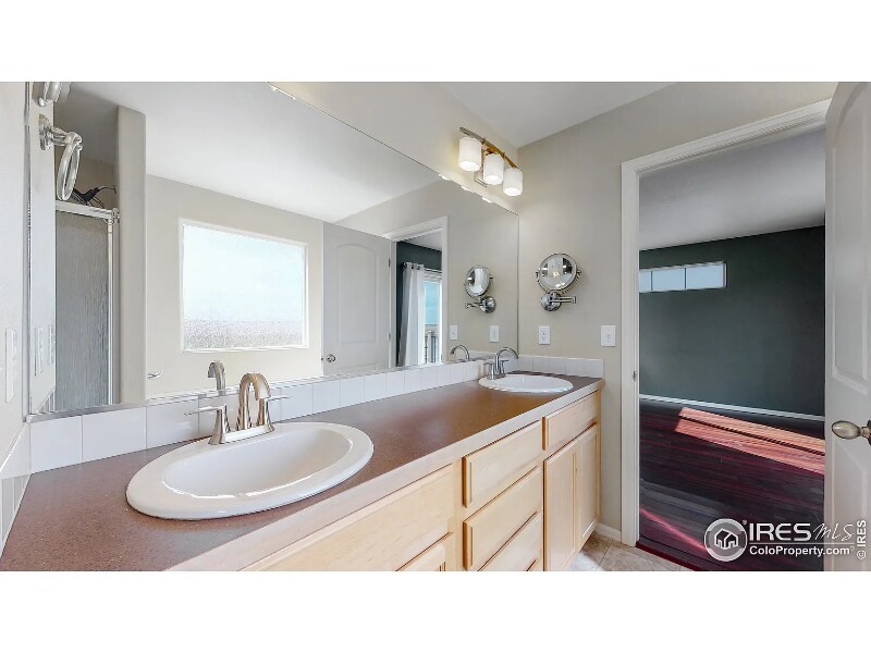 Building Photo - 2527 Sunbury Ln