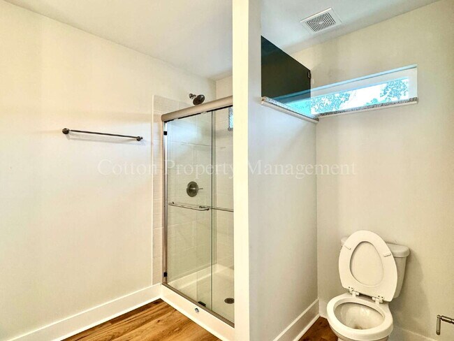 Building Photo - Modern 3BR/2.5BA Townhome | $2,100/mo. | P...