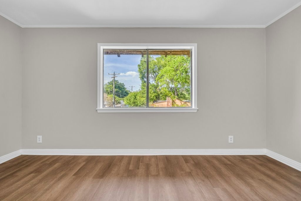 Building Photo - 803 E Broad St