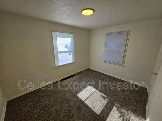 Building Photo - 4317 Spatz Ave