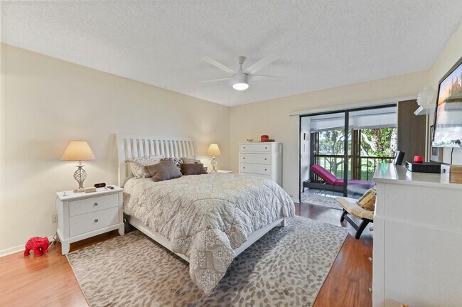 Building Photo - 15217 Lakes of Delray Blvd