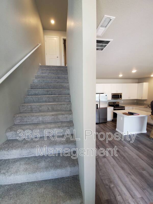 Building Photo - 701 Applegate Trail