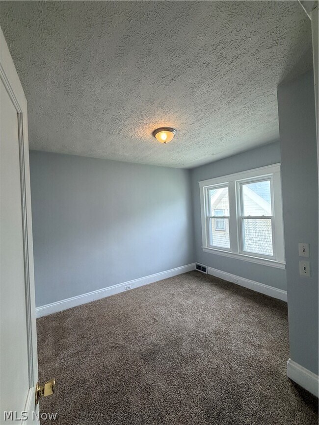 Building Photo - 11721 Hamlen Ave