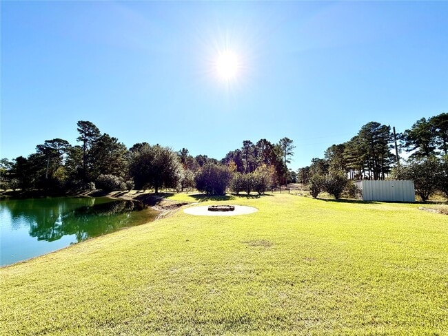 Building Photo - 1631 S Persimmon St