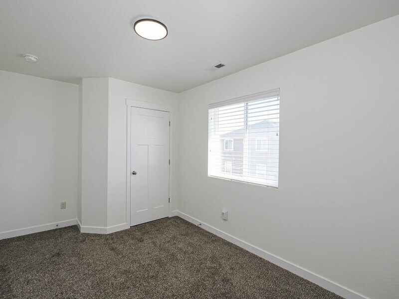 Building Photo - 14436 S Ferndale Way
