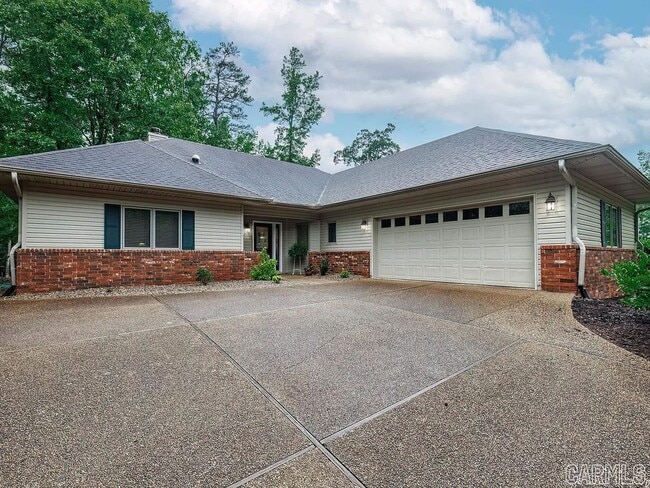 Building Photo - Spacious 3 Bedroom/2 Bath with views of the Ponce De Leon Golf course