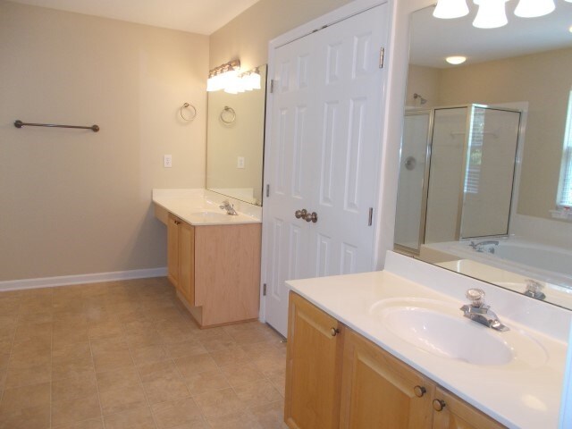 Building Photo - 3007 Linstead Dr