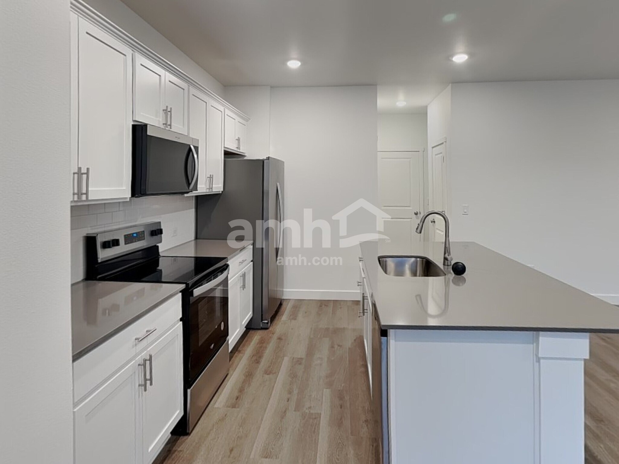 Building Photo - 8544 47th Pl NE