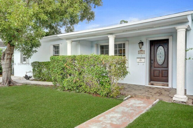 Building Photo - 6871 SW 50th Terrace