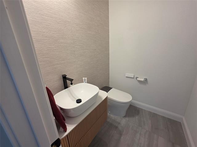 Building Photo - 1591 Binkley Ave