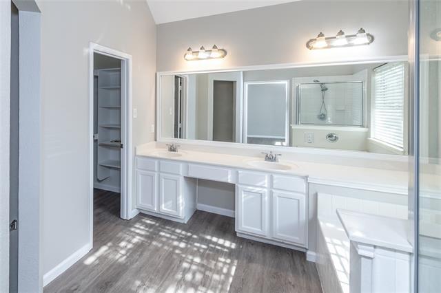 Building Photo - 13598 Valley Mills Dr