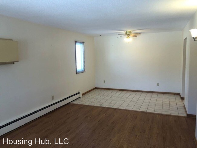 Building Photo - 804 6th St NW